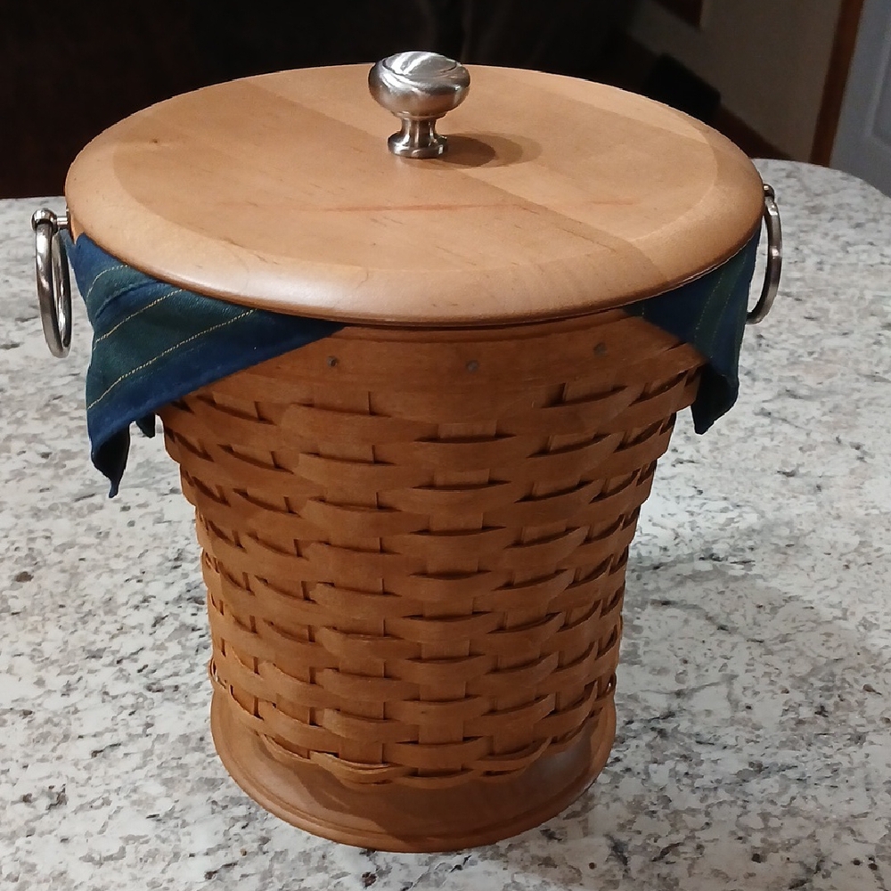 Longaberger 2005-06 Collectors Club 10th Year Anniversary Celebration Basket